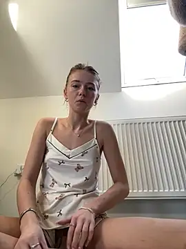 Naughty leigh  online show from December 2, 2025, 2:08 pm