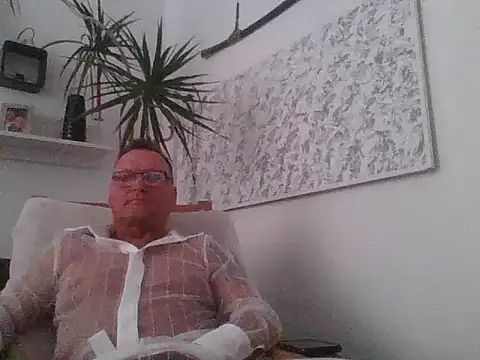 Snapshot of alf0402 chatting on November 30, 2025, 1:23 pm alf0402 online show from November 30, 2025, 1:23 pm