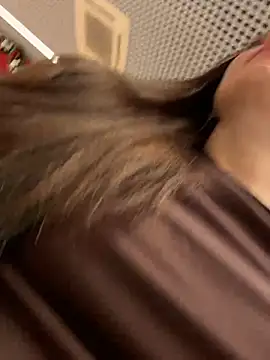 ZaraHill online show from December 4, 2025, 3:49 am