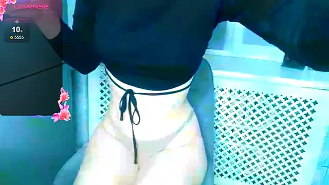 SolarStay online show from December 16, 2025, 8:57 pm