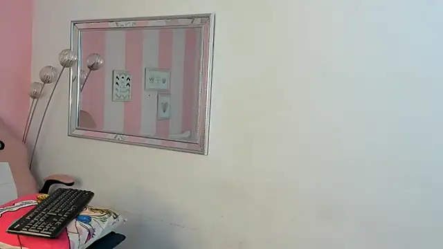 Snapshot of Amaia_Monroe chatting on February 26, 2026, 3:17 am Amaia Monroe online show from February 26, 2026, 3:17 am