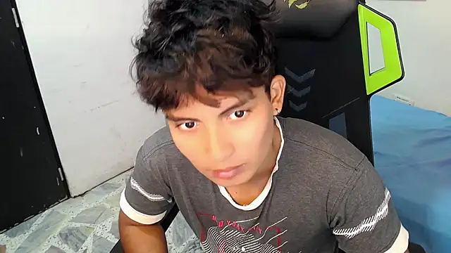 Green XoX online show from November 30, 2025, 9:04 pm