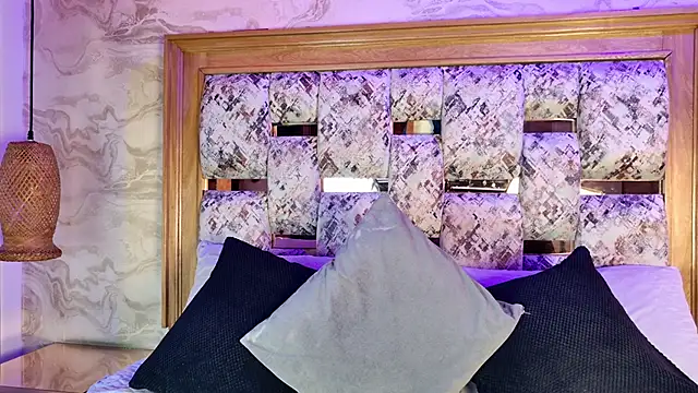 emily dempsey online show from February 10, 2026, 7:13 pm