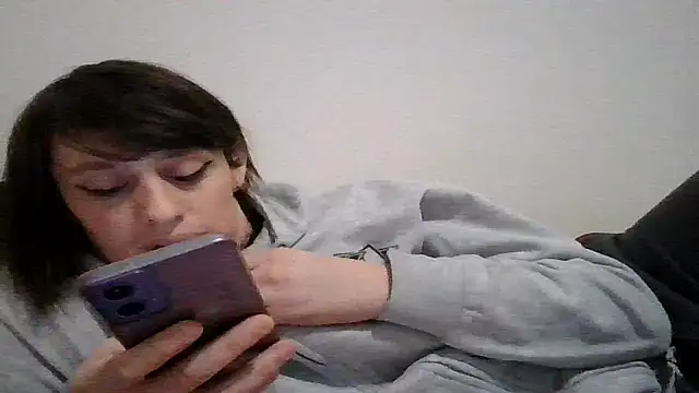 mala93ts online show from December 3, 2025, 8:19 pm