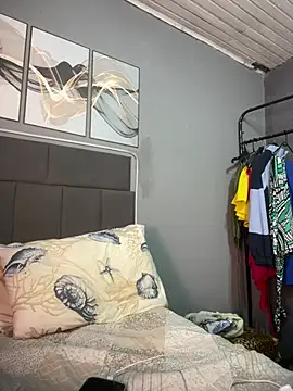 larysinha online show from April 11, 2026, 5:27 pm