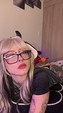 AryRousse online show from December 17, 2025, 2:16 am