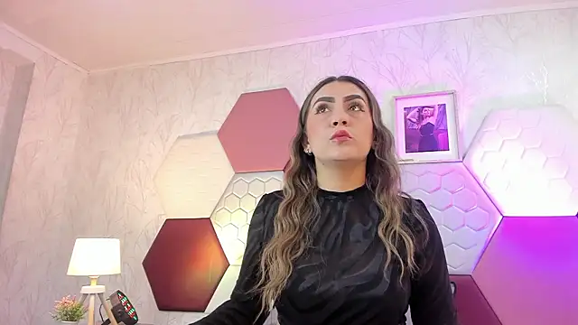 Snapshot of AriaRous chatting on March 14, 2026, 3:18 pm AriaRous online show from March 14, 2026, 3:18 pm