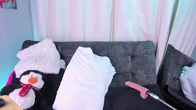 Snapshot of BonnieRitz chatting on December 4, 2025, 11:42 am BonnieRitz online show from December 4, 2025, 11:42 am