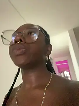 Snapshot of ZahhyGrey chatting on March 24, 2026, 10:32 pm ZahhyGrey online show from March 24, 2026, 10:32 pm