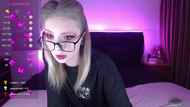 amyshhka online show from November 30, 2025, 11:38 pm