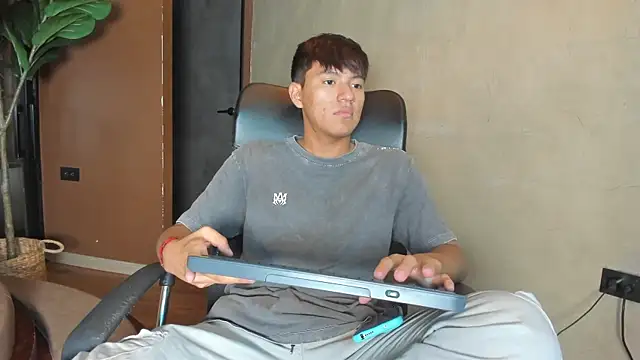 isaac grimm online show from February 6, 2026, 3:35 am