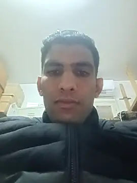 oussamaxuuu online show from December 1, 2025, 5:03 pm