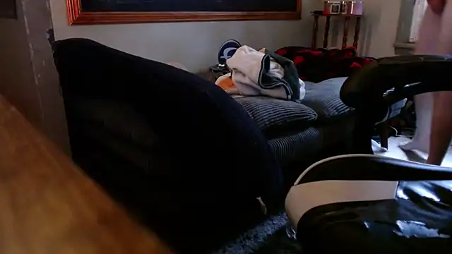 ilovefeet27 online show from July 18, 2026, 9:23 pm