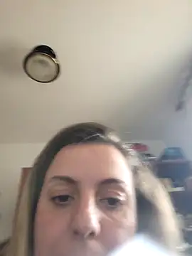 Snapshot of Sareyxon chatting on November 29, 2025, 12:49 pm Sareyxon online show from November 29, 2025, 12:49 pm