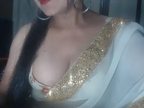 Snapshot of Hotronita123 chatting on February 11, 2026, 5:35 pm Hotronita123 online show from February 11, 2026, 5:35 pm