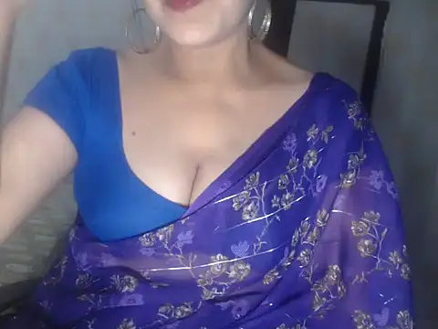 Snapshot of Hotronita123 chatting on May 4, 2026, 5:27 pm Hotronita123 online show from May 4, 2026, 5:27 pm