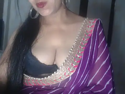 Snapshot of Hotronita123 chatting on April 29, 2026, 5:30 pm Hotronita123 online show from April 29, 2026, 5:30 pm