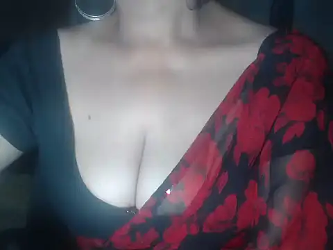 Snapshot of Hotronita123 chatting on February 19, 2026, 5:21 pm Hotronita123 online show from February 19, 2026, 5:21 pm