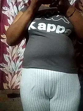 Snapshot of DIKLOOVERR chatting on February 16, 2026, 5:55 pm DIKLOOVERR online show from February 16, 2026, 5:55 pm