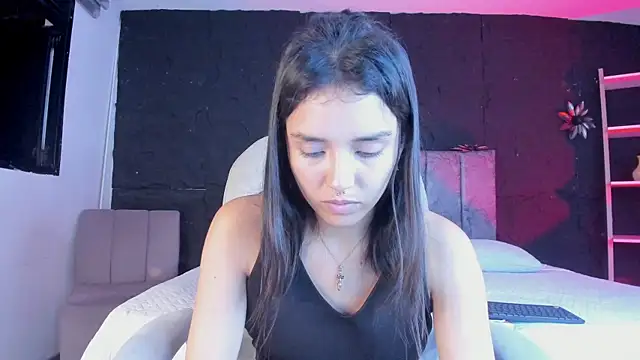 Cherrybombs  online show from May 19, 2026, 4:30 am