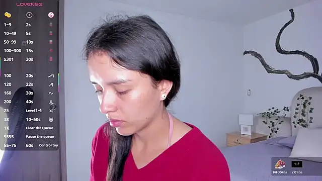 Cherrybombs  online show from December 4, 2025, 12:15 pm