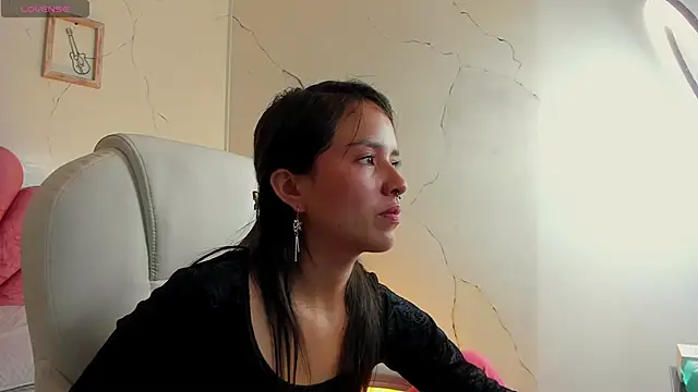 Cherrybombs  online show from February 4, 2026, 1:17 pm