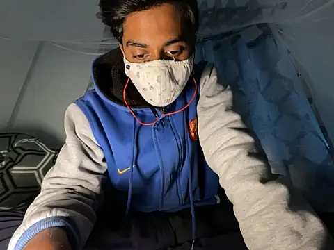 Snapshot of hunterboy2001 chatting on December 18, 2025, 9:14 am hunterboy2001 online show from December 18, 2025, 9:14 am