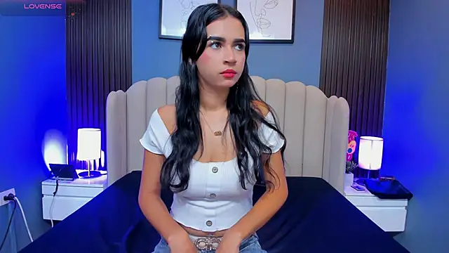 Snapshot of Miia_cute18 chatting on December 3, 2025, 11:42 am Miia cute18 online show from December 3, 2025, 11:42 am