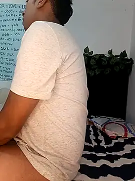 Varek biglatin dick online show from December 14, 2025, 12:17 am