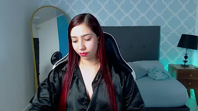 lia violetta online show from December 16, 2025, 7:18 pm