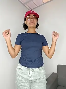 Snapshot of __VioletaHeaven__ chatting on February 14, 2026, 10:10 pm VioletaHeaven online show from February 14, 2026, 10:10 pm