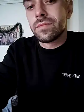 Elchicomalo29 online show from January 10, 2026, 11:22 pm