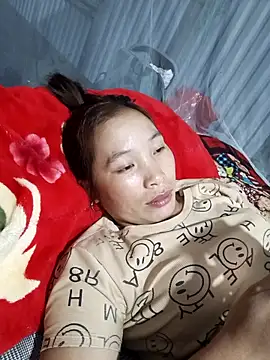 Evelyn-n online show from December 4, 2025, 12:37 pm