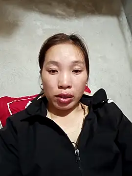 Evelyn-n online show from November 30, 2025, 12:17 pm