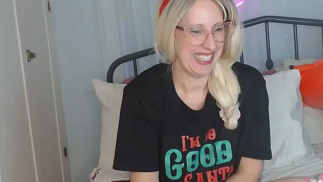 Katina-LoveJoy online show from December 21, 2025, 2:46 am