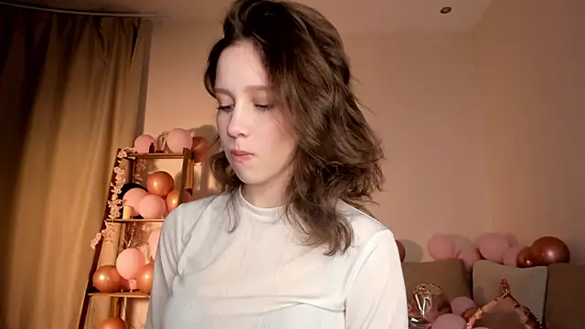 LachelleFrommer online show from February 15, 2026, 1:17 am