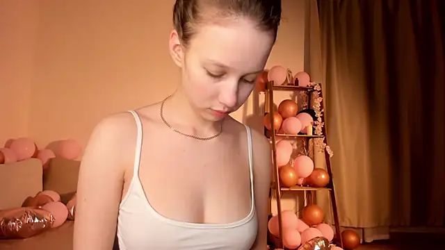 LachelleFrommer online show from February 16, 2026, 1:04 am