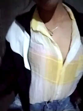 Snapshot of iam-eli chatting on December 4, 2025, 10:58 am iam-eli online show from December 4, 2025, 10:58 am