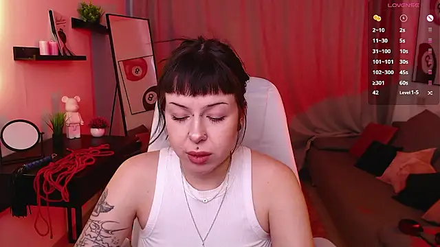 Eliza Bennet online show from February 10, 2026, 7:51 am