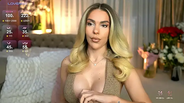 ChloeVelvetx online show from April 11, 2026, 8:12 pm