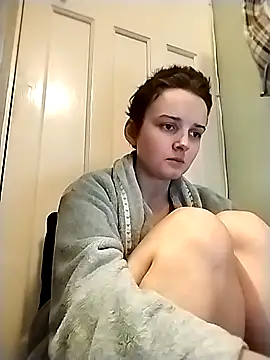 Amy01112 online show from February 5, 2026, 5:09 pm