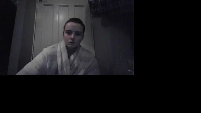 Amy01112 online show from December 19, 2025, 4:31 pm