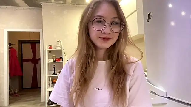 Snapshot of MargyDejong chatting on December 14, 2025, 5:51 pm MargyDejong online show from December 14, 2025, 5:51 pm