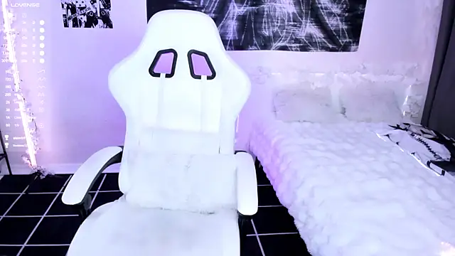 lyric4 online show from April 6, 2026, 3:57 am