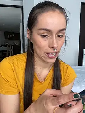 saraarchbould online show from December 19, 2025, 1:57 pm