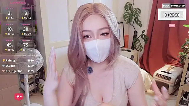 nayomi 34f online show from June 18, 2026, 5:28 am