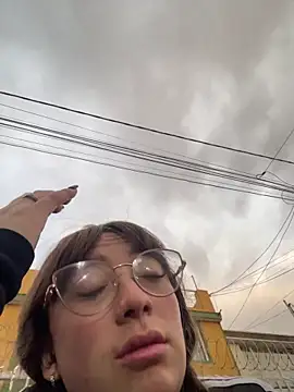 Snapshot of Engell_fire chatting on December 20, 2025, 11:02 am Engell fire online show from December 20, 2025, 11:02 am