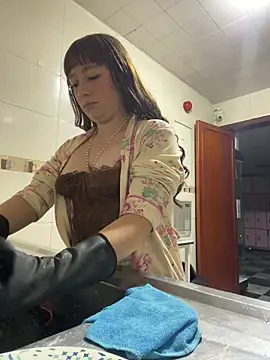 Snapshot of Engell_fire chatting on December 15, 2025, 11:20 pm Engell fire online show from December 15, 2025, 11:20 pm