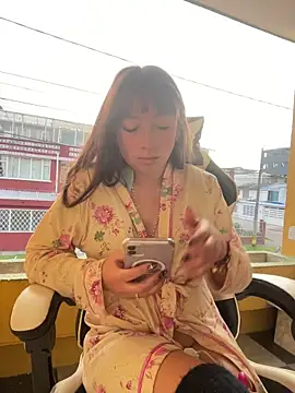 Snapshot of Engell_fire chatting on December 17, 2025, 11:15 am Engell fire online show from December 17, 2025, 11:15 am