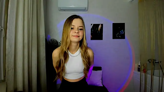 MidnighteAura online show from January 16, 2026, 3:32 am